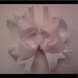 White Boutique Hair Bow